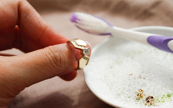 how to clean jewellery